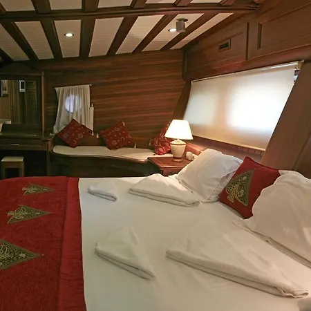 보트호텔 Onelli Yachting - Palmyra Bodrum